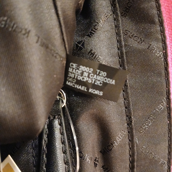 Michael Kors - NWT, Hot Pink Polly Bag, 2 Zippered Pockets, 1 Open Pocket, - Picture 3 of 14